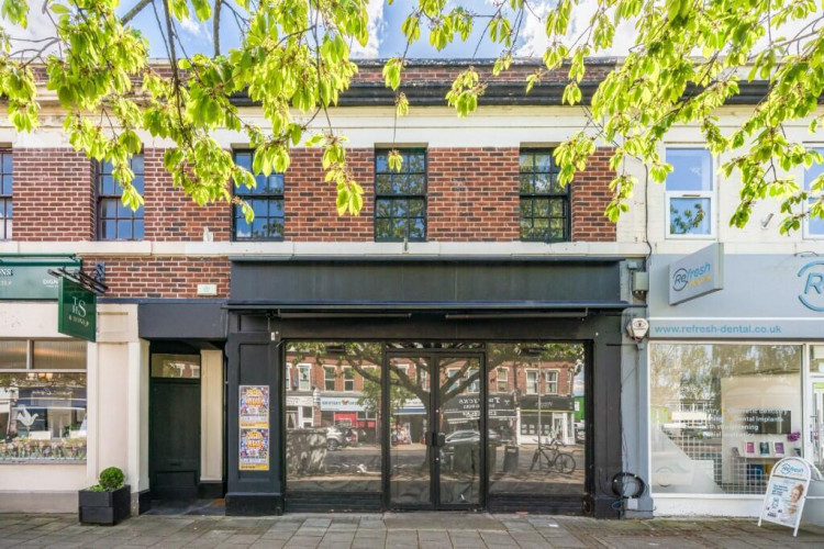 The building has a shop on the ground floor and a flat on the first floor (Image via Right Move)