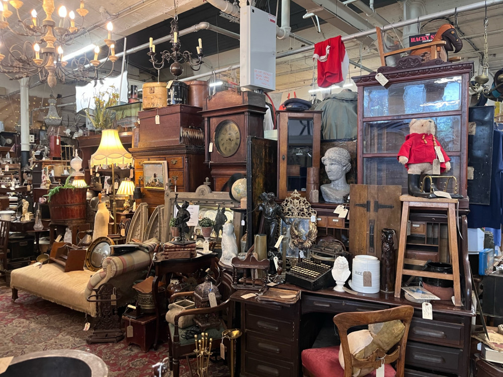 Looking for a piece of vintage treasure? Stockport has no shortage of shops where you might find just that. (Image - The Vintage Emporium, Pear Mill / Serena Murphy)