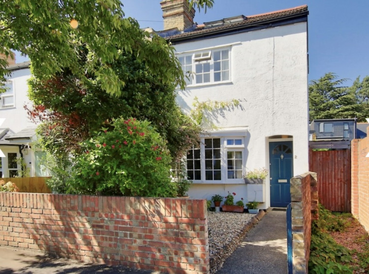 This week we have looked at a three-bedroom house on Clifton Road in Teddington for £900k.