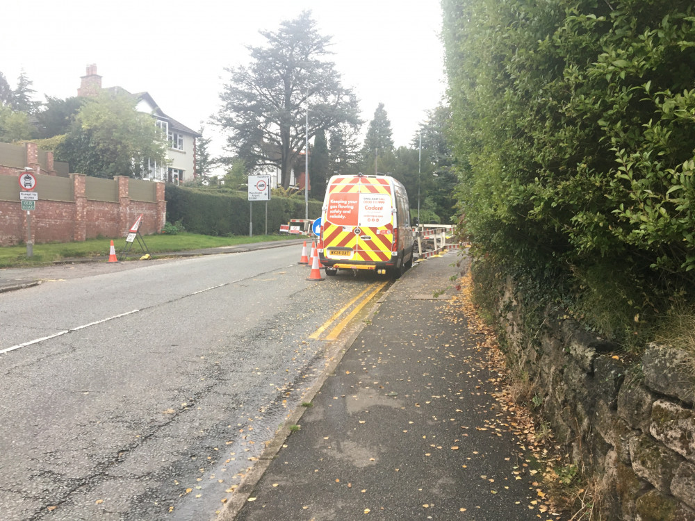 Manchester Road in Wilmslow has been closed due to a gas leak (Wilmslow Nub News)