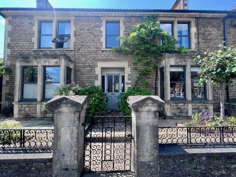 This elegant Victorian home in Frome’s Keyford area offers spacious living, period charm, and a beautifully landscaped garden—perfect for family life.