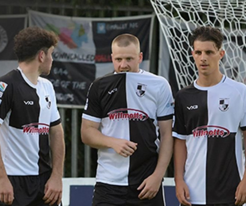 Early efforts weren’t enough to stop Shepton Mallet from falling to a 2-0 defeat against Brixham FC in front of a season-high crowd at The Playing Fields