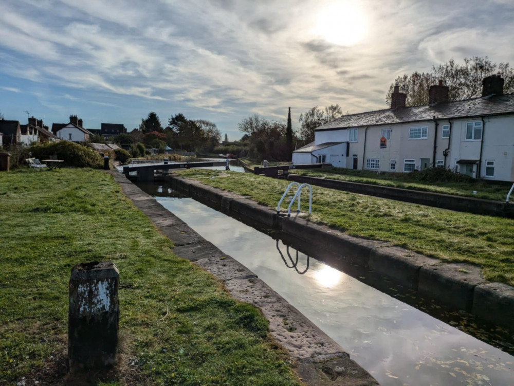 Firefighters worked to release a casualty whose ankle was trapped in the hydraulic mechanism of a canal boat. (Photo: Maltkins Bank, Nub News)