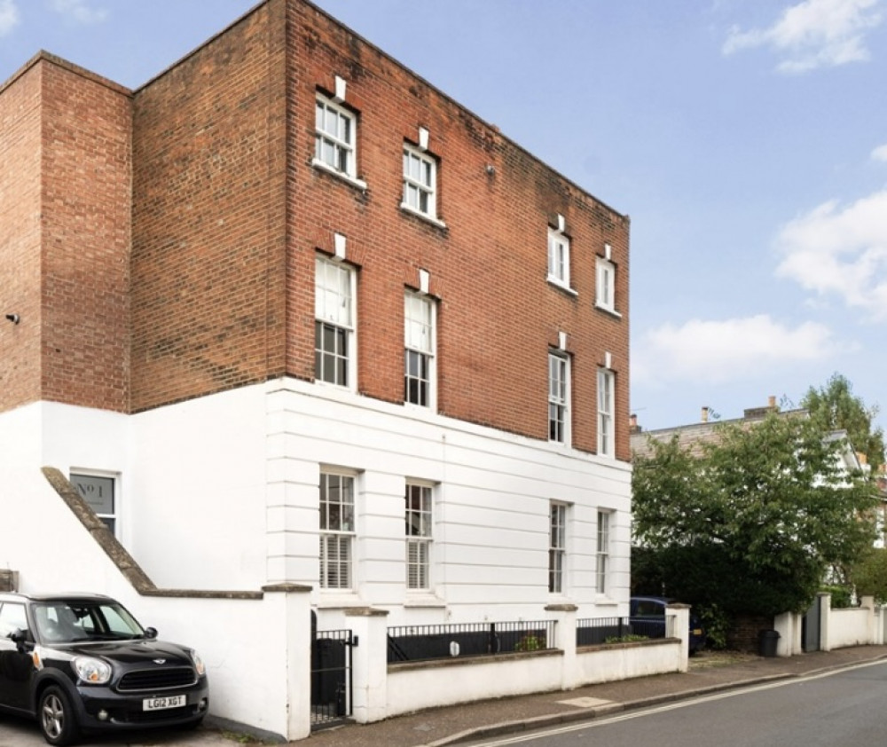 The property is located on Lower Teddington Road in Hampton Wick / Kingston (Credit: Estate & Agent)