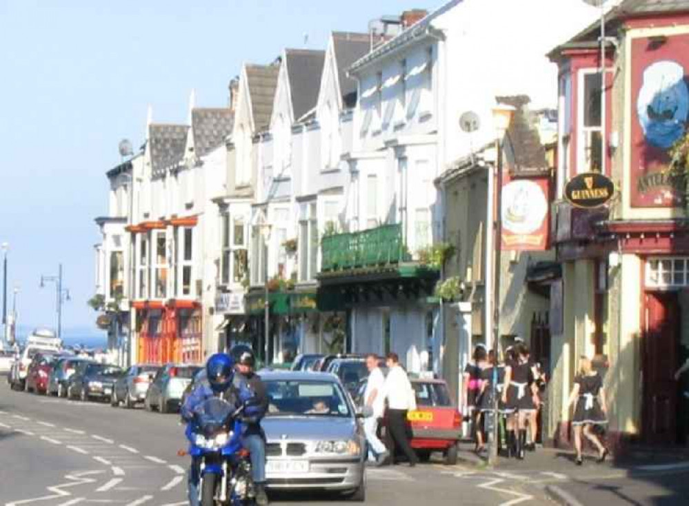 Along the Mumbles Mile. Image: Nigel Davies