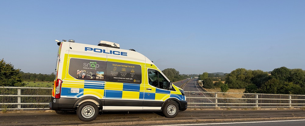 A new speed van on M40 overbridge (image via Warwickshire Police)