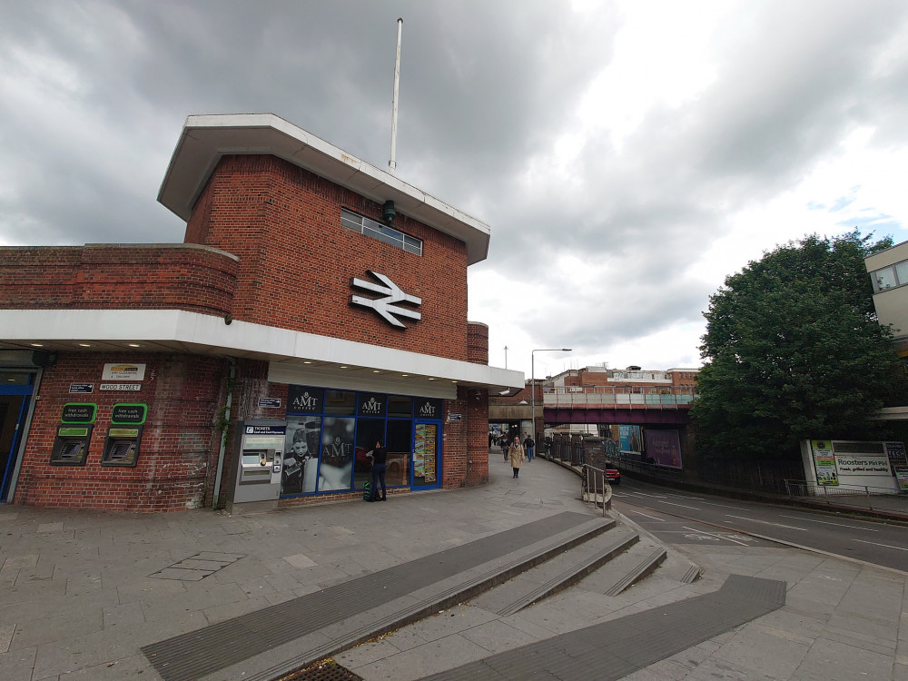 The line between London Waterloo and Kingston has faced disruptions this evening (Credit: Nub News)