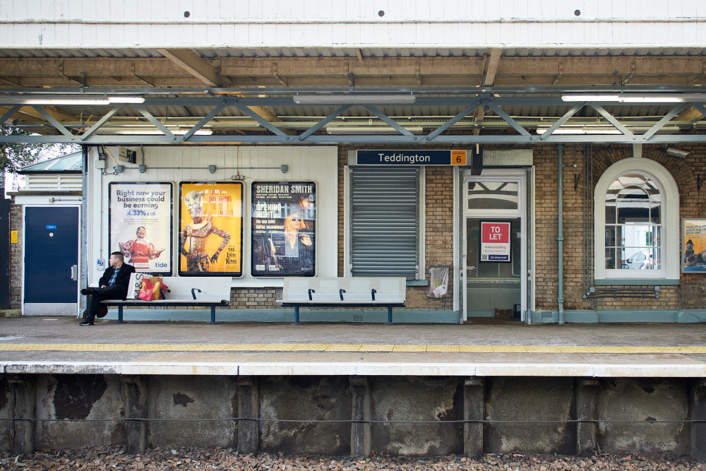 The line between London Waterloo and Teddington has faced disruptions this evening (Credit: Nub News)