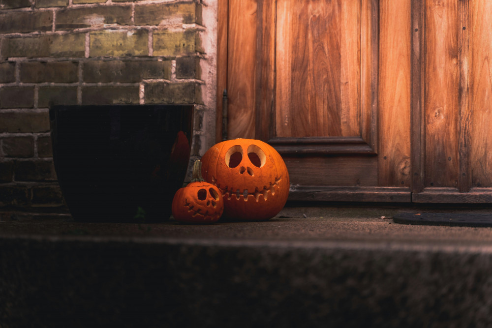 As Halloween approaches, Avon and Somerset Police are sharing safety advice with families and residents in Street and Glastonbury (Unsplash)
