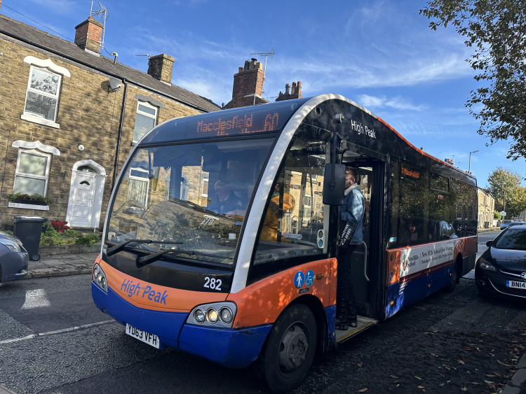 A bus in Hurdsfield, bound for Macclesfield. (Image - Macclesfield Nub News)