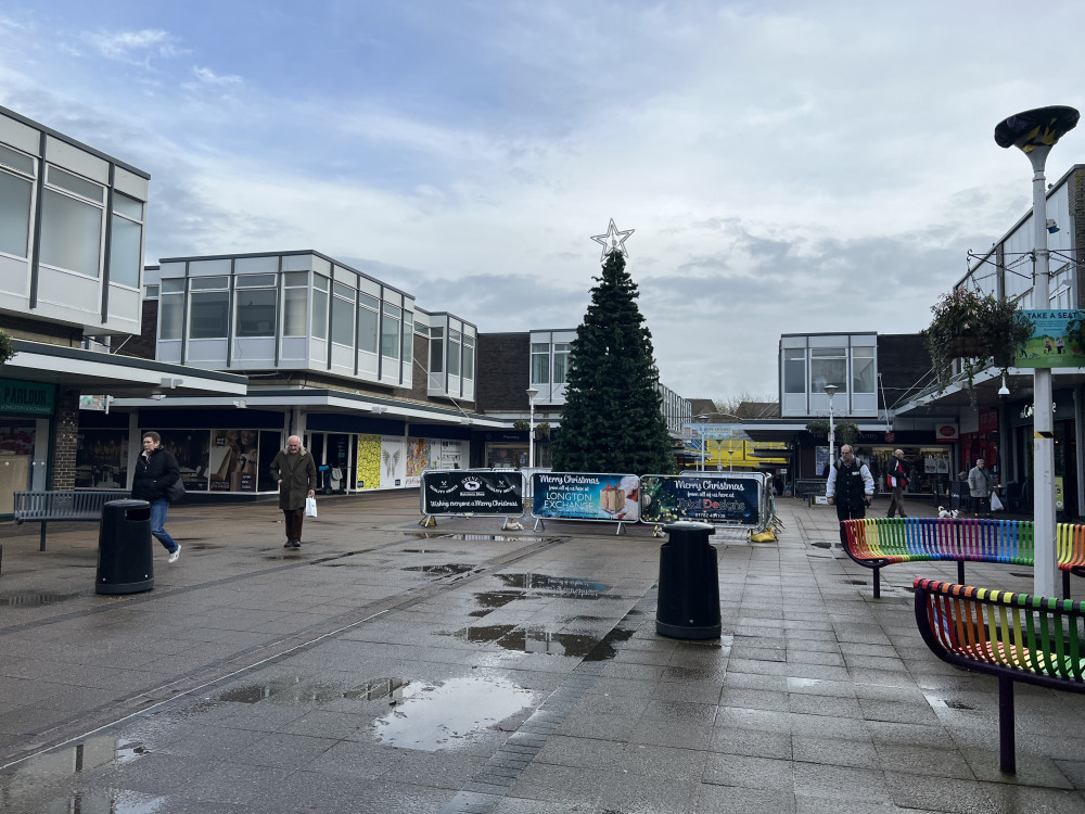 The Christmas tree at Longton Exchange Shopping Centre in 2023 (Nub News).