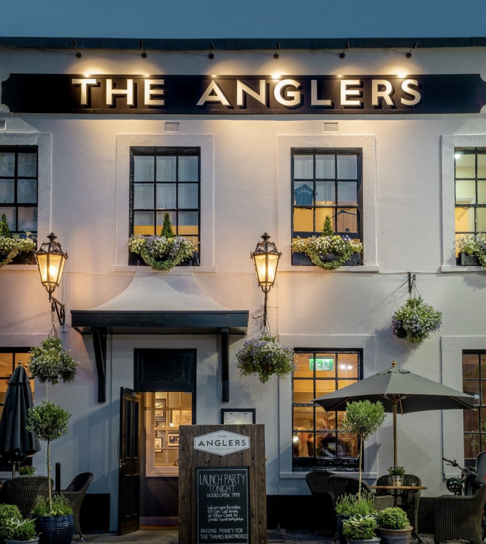 Discovery Den's Santa Experience is on at The Angler's Pub in Teddington on Friday 6 December (Image via Google Maps)