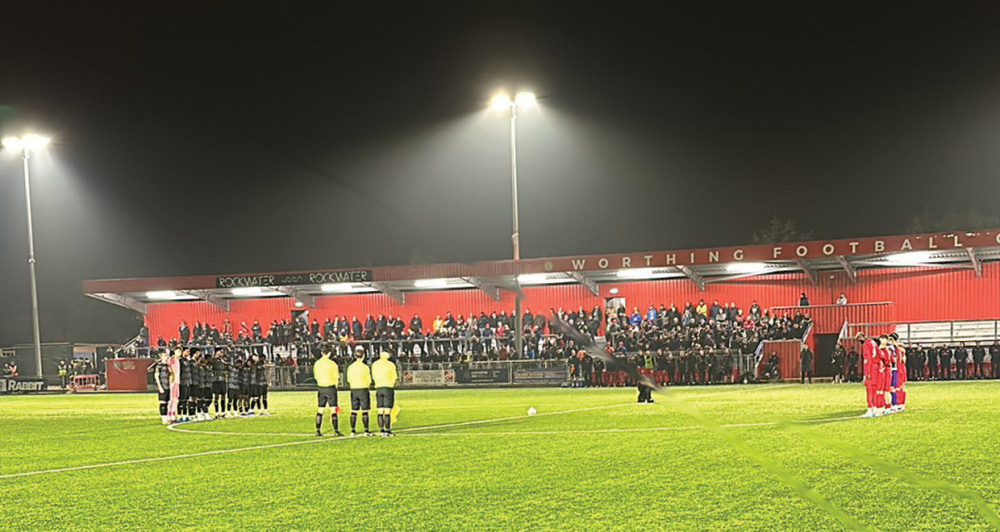 Both teams and the crowd paid respect to the fallen in a moment of Remembrance before the match. 