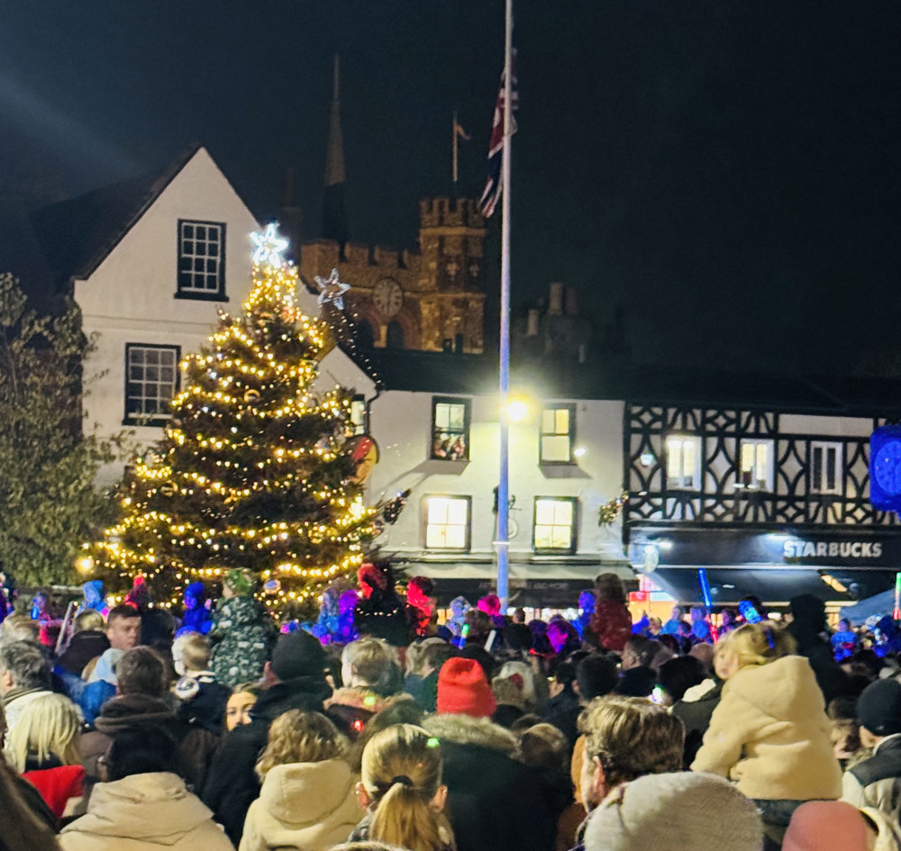 Hitchin’s tree lights went on bang on time 