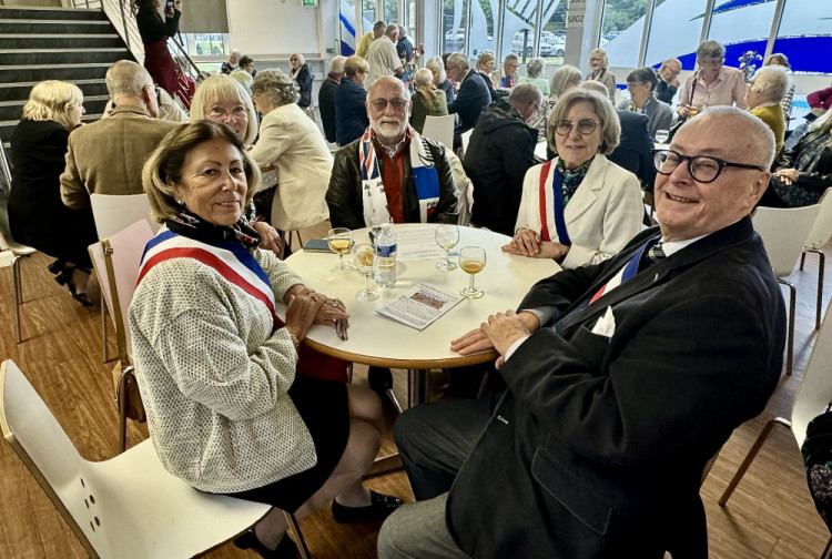 Pithiviers Mayor, Philippe Noland, and dignitaries from Ashby's twin town attended the reception at Ivanhoe School in June. Photos: Ashby Nub News