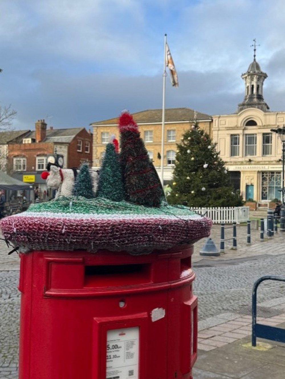 An undamaged topper in the town square 