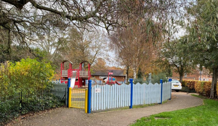 The current play equipment at Mill Gardens (image by Warwick District Council)