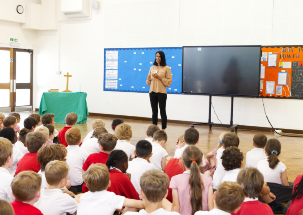 Sharon Dulai, Cala Chiltern’s Marketing Manager, visited Ickleford Primary School 