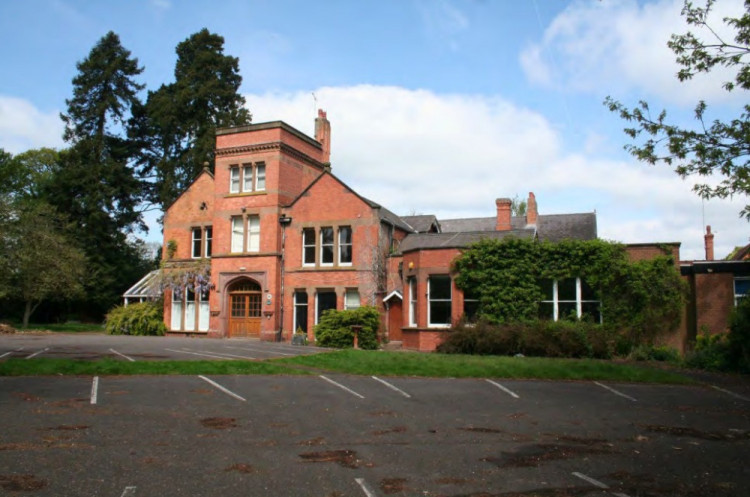 The Woodside Hotel has been closed since early 2021 (image via Warwick District Council)
