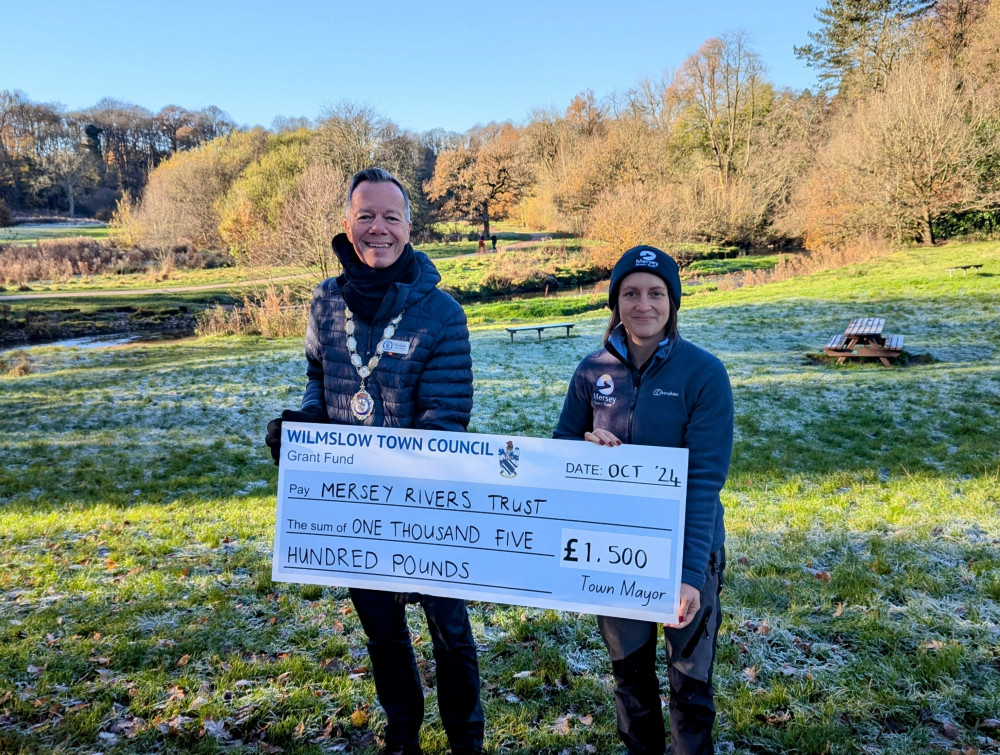 Wilmslow Town Mayor, Councillor Tim Higgins, with Sally Potts from Mersey Rivers Trust (Wilmslow Town Council).