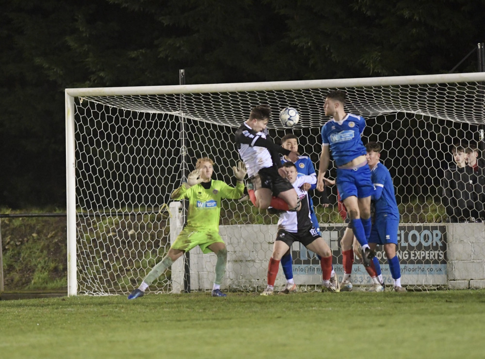 Harry Rutty, close to scoring late in the game with this headed effort (Photo: Colin Andrews) Harry Rutty, close to scoring late in the game with this headed effort (Photo: Colin Andrews)