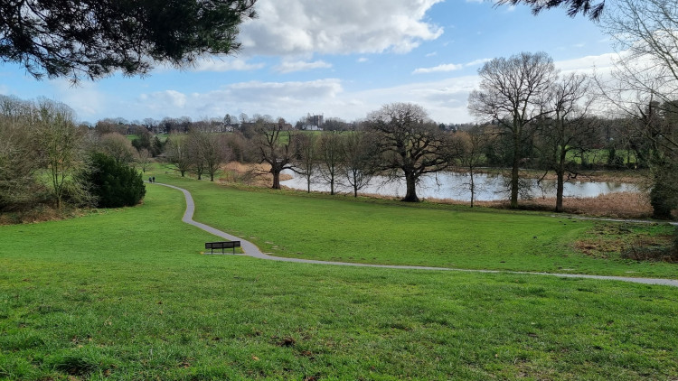 Warwick District Council has taken a step forward on its plans for a new cycleway in Abbey Fields (image by Julie Philpot)