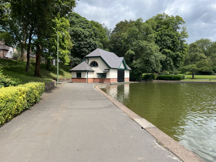 A vacant boathouse in Tunstall Park is set to become a new café (Nub News).