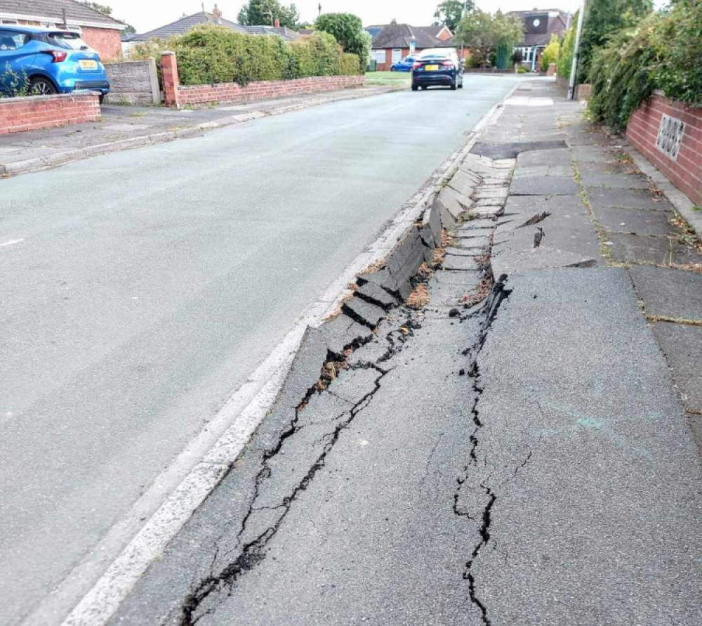 Shakespeare Drive, connecting Sydney Road with Laureston Avenue, closed on Monday 2 December for 24/7 footpath repair works (Photo: Carol Sandland).