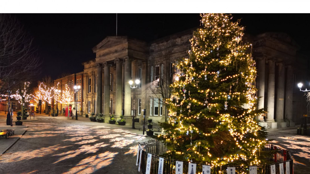 Know of any businesses helping to tackle loneliness this Christmas? Get in touch! (Credit: Macclesfield Town Council)