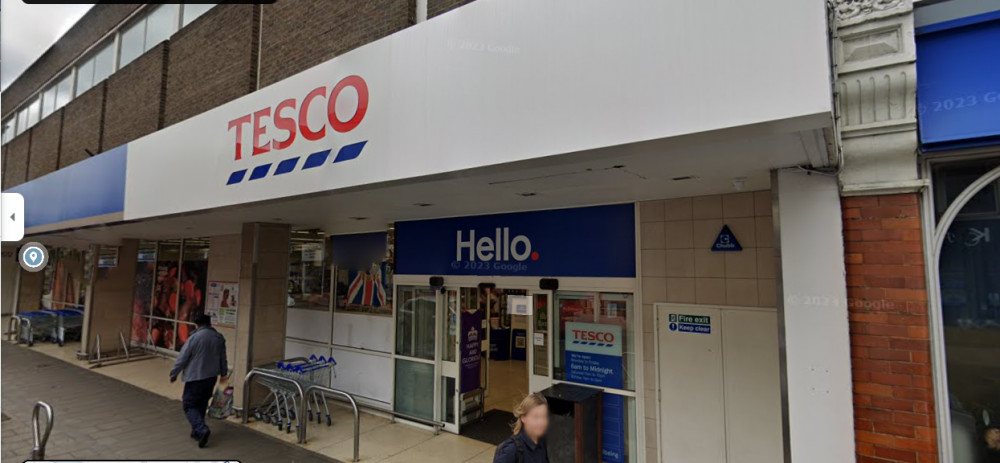 The suspects attempted to break into the Tesco on Teddington's Broad Street (Image via Google Maps)