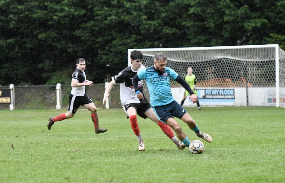  Monty Burgess (L) & Ethan Witchell, performed well in defence. (Photo: Colin Andrews) 