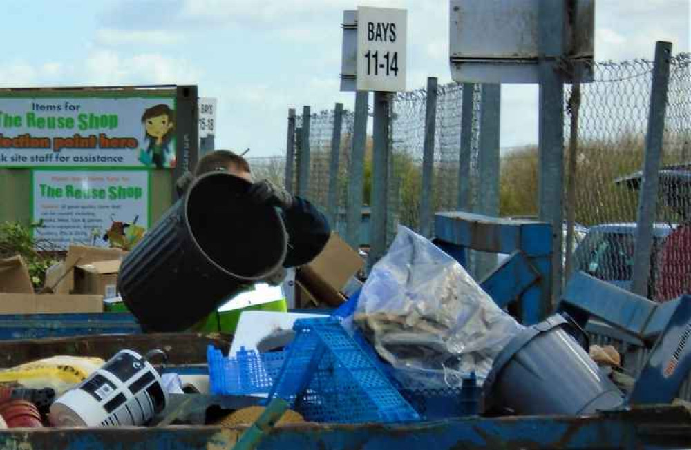 Street Recycling Centre in Somerset: Check opening hours, accepted materials, and permit requirements for larger vehicles.