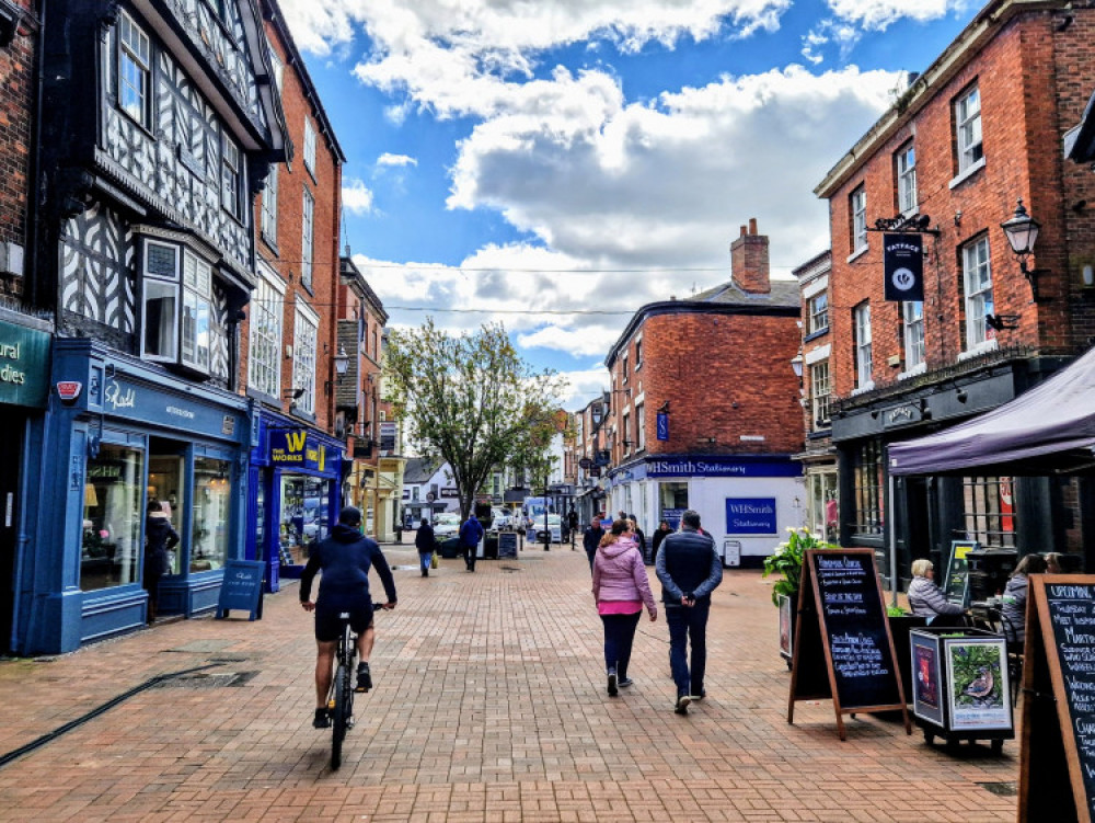 The Met Office has put a yellow weather warning in place for Crewe and Nantwich following strong winds from Storm Éowyn (Ryan Parker).