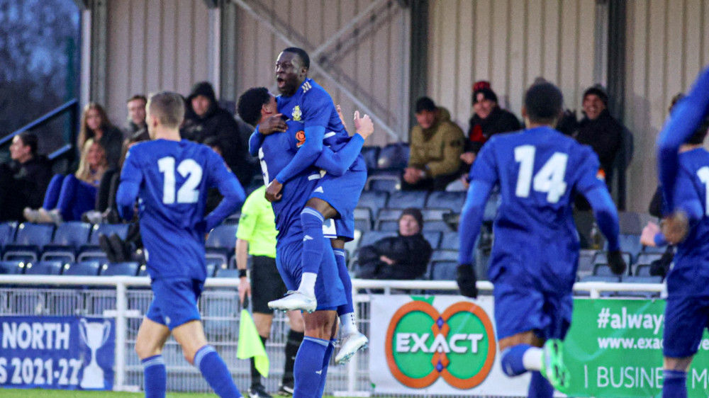 Aveley celebrate. Picture by Tiego Grenho