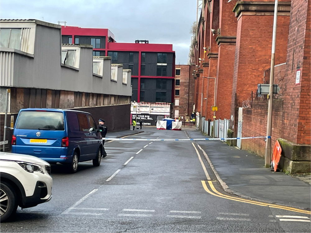 A police cordon and forensic tent is in place after a man was pronounced dead shortly after 5am today (28 Jan) on Viaduct Street (Image - Nub News)