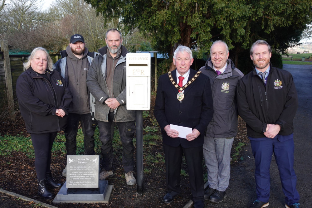 CllrSean Bambrick (Chair of the Council), with staff from South Derbyshire District Council and representatives from Art Stone Memorials Ltd. Photo: South Derbyshire District Council