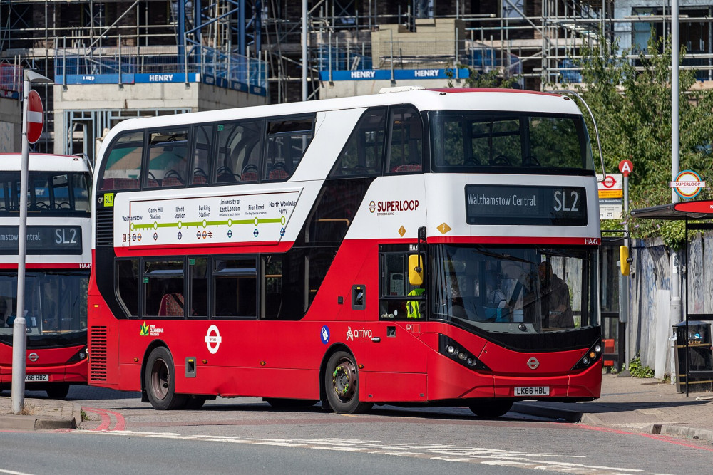 TfL proposes new Superloop 2 routes for 2025, expanding London's express bus network (credit: Flickr/km30192002).