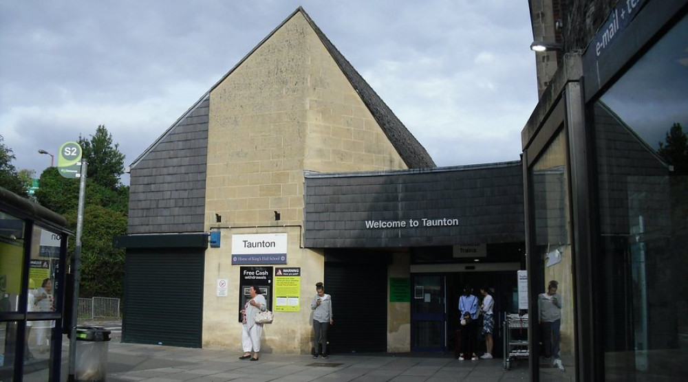 Somerset rail passengers face 5-day disruption from Feb 5-9 due to bridge repairs.