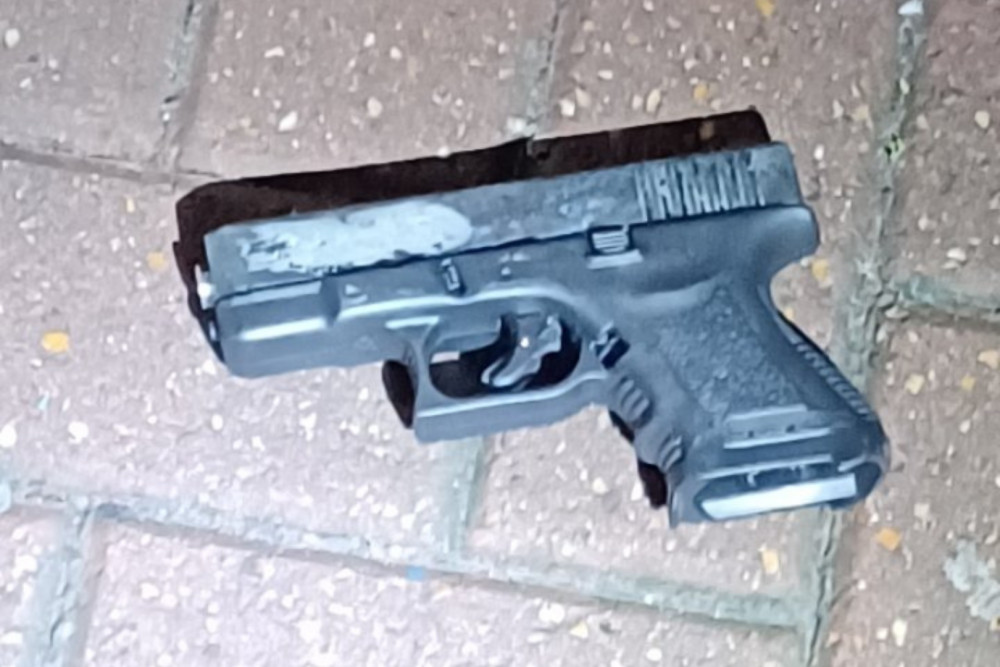 The firearm Ealing Met Police found in Southall (credit: @ealingmps/X).