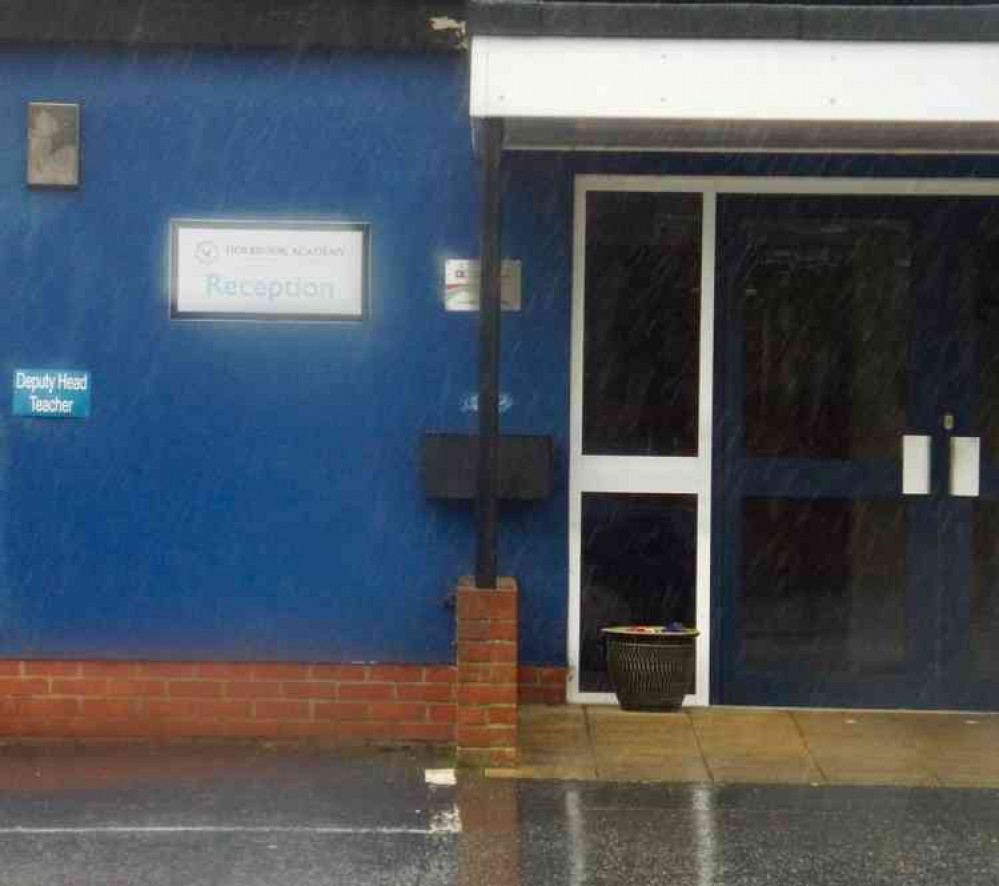 Concern over size of pupil bubbles at Holbrook Academy