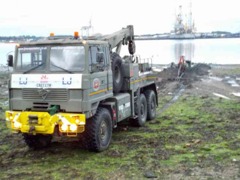 The Foden pulling the digger out (Picture - Nub News)