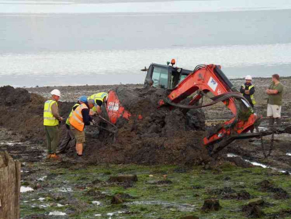 Digging last bit out by hand (Picture - Nub News)