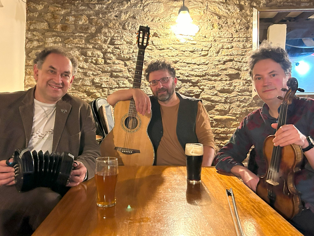 Hocket -  live traditional tunes and songs