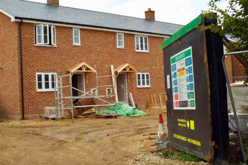 New homes in Chelmondiston