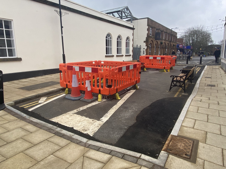 Works are underway pedestrianising Station Road in Kenilworth (image by Nub News)