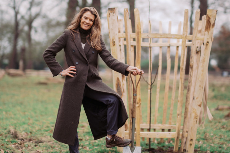 Annabel Croft becomes a patron of Friends of Richmond Park and plants one of the trees Friends of Richmond donated to Richmond Park (credit: Chris O’Donovan/Friends of Richmond Park).