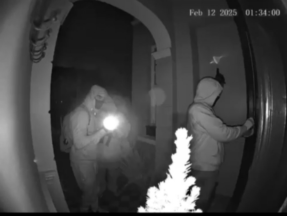 The attempted break-in took place on King Edward's Grove in Teddington (Image screenshotted from doorbell video)