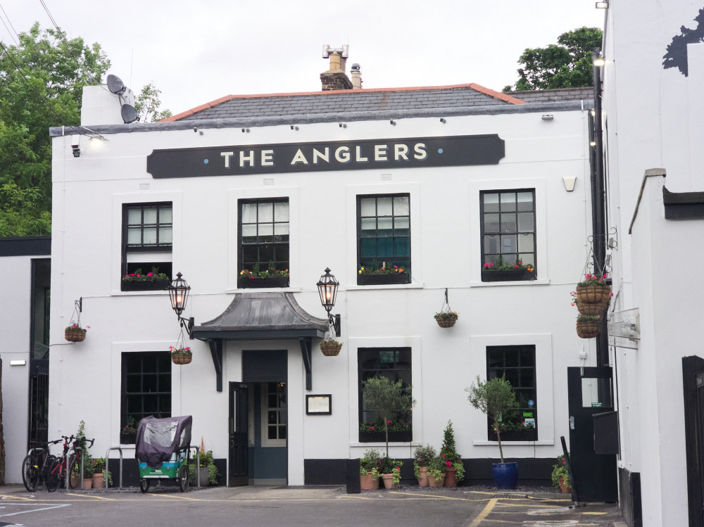 The Anglers is located at Teddington Lock, 3 Broom Road, Teddington, Middlesex, TW11 9NR (Credit: Nub News)