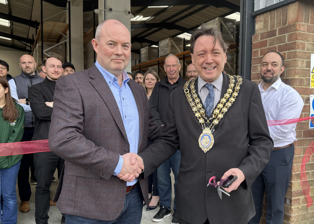 Malcolm Campbell, Branch Manager, HDM Solar Basildon with Councillor Allan Davies, Mayor of Basildon.