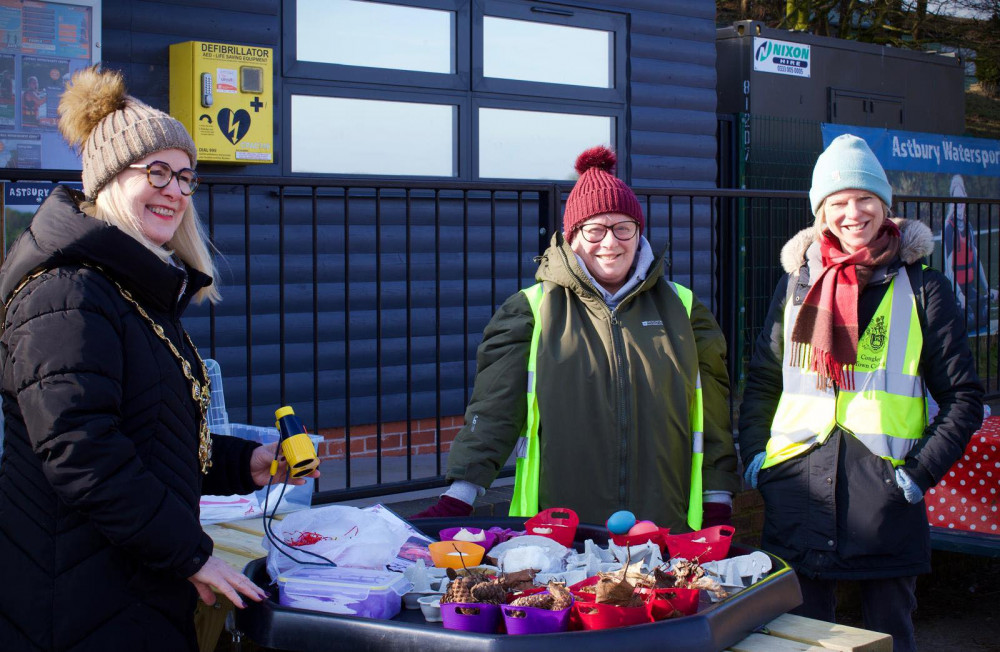 The Mayor of Congleton, Kay Wesley, and volunteers organised a 'Winter Walk' to raise money and awareness for Ruby's (Credit: CTC)